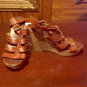 Brown weave design wedges
